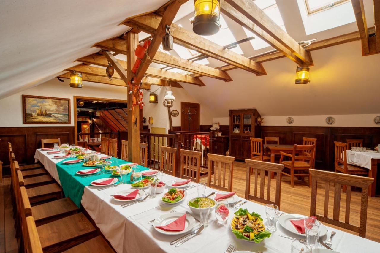 Villa & Restaurant Admiral Nelson Hel Eksteriør bilde