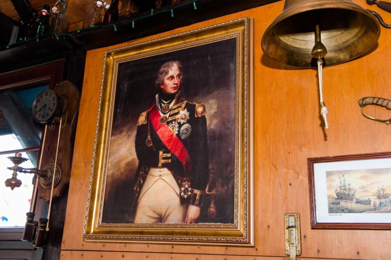Villa & Restaurant Admiral Nelson Hel Eksteriør bilde